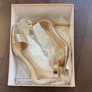 Jewel Badgley Mischka Kristina Pump